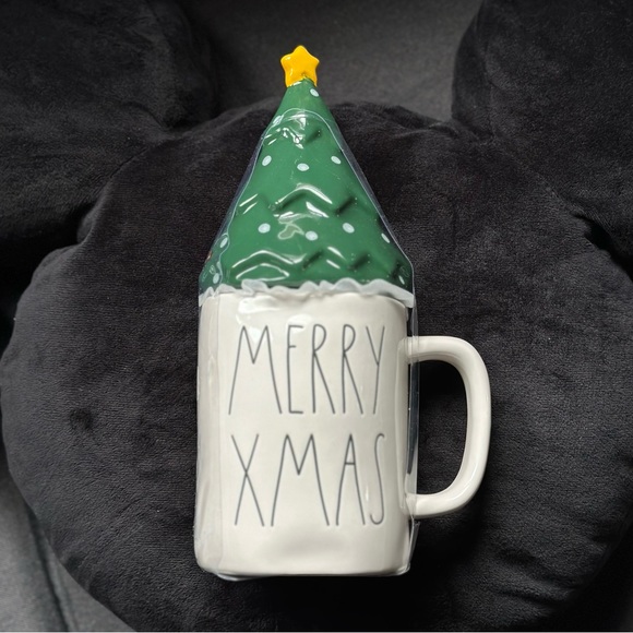 NWT Rae Dunn Merry Xmas Coffee Mug With Christmas Tree Lid Topper - Picture 1 of 5